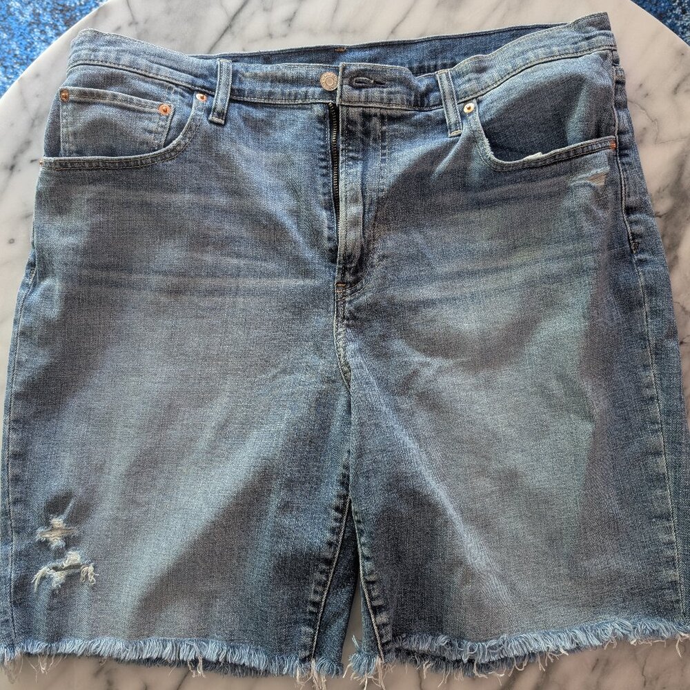 ☀️ GAP High Rise Denim Bermuda Shorts with Washwell ☀️